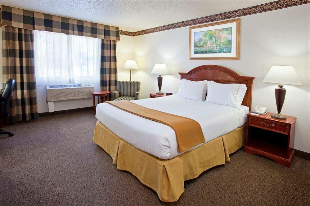 Holiday Inn Express & Suites Johnstown, An Ihg Hotel Exterior foto