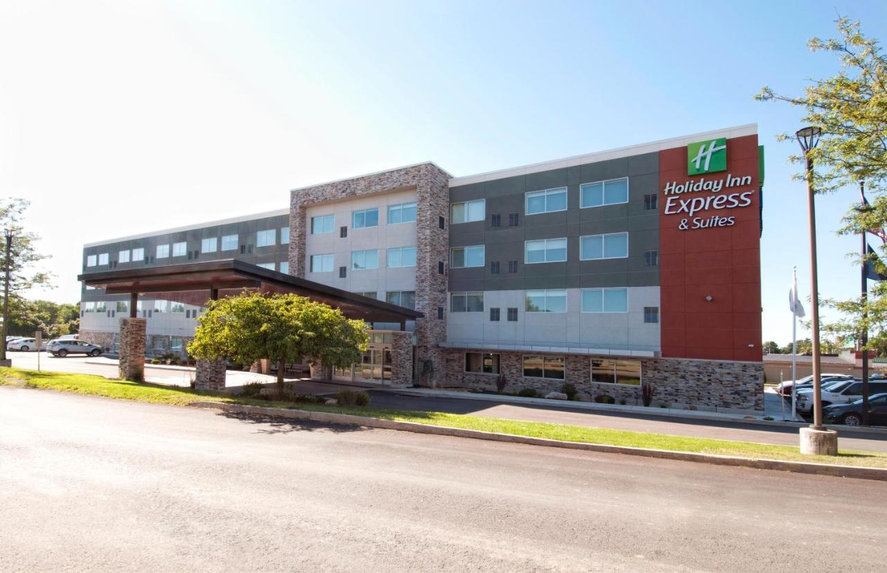 Holiday Inn Express & Suites Johnstown, An Ihg Hotel Exterior foto